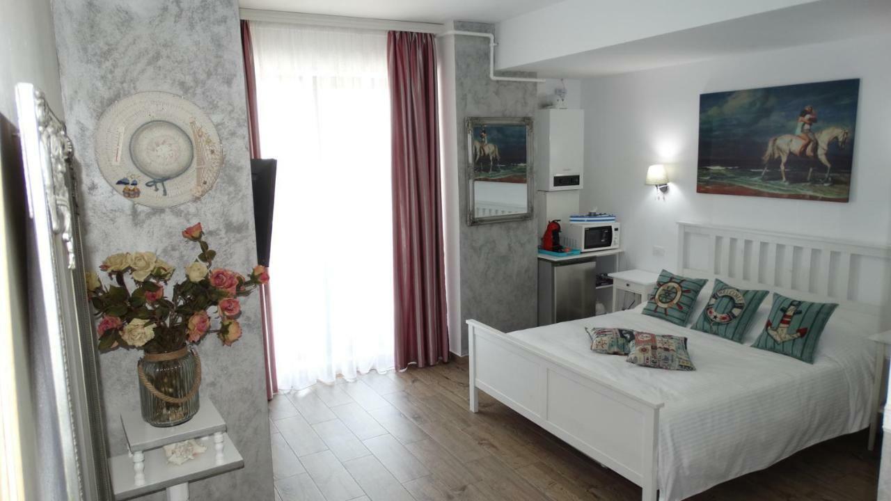 Bluemarina Apartamente Mamaia Esterno foto